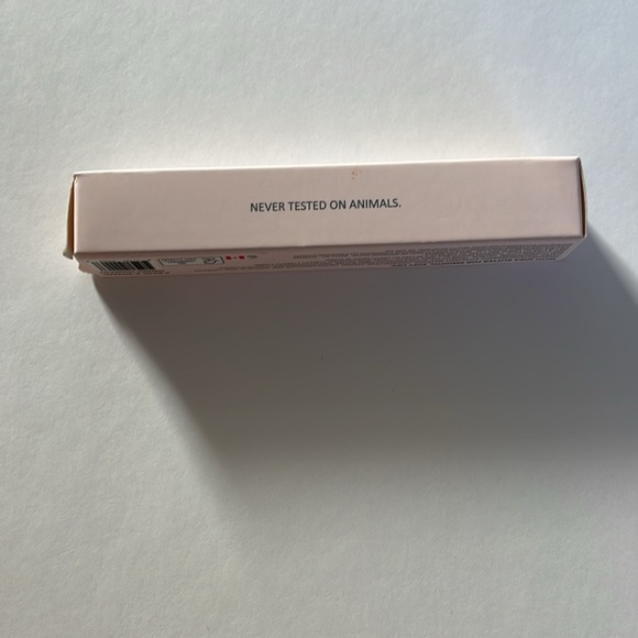 Floss lip advocate sheer tint in Proof - Picture 4 of 9